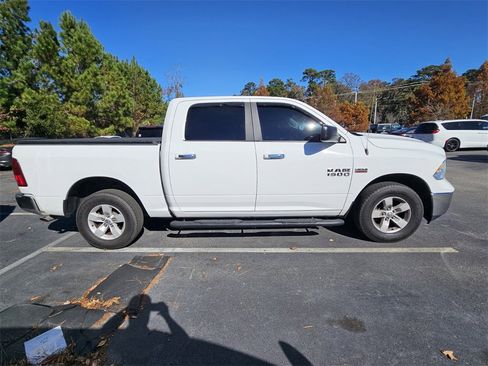 Used 2018 RAM 1500 Classic SLT image 6