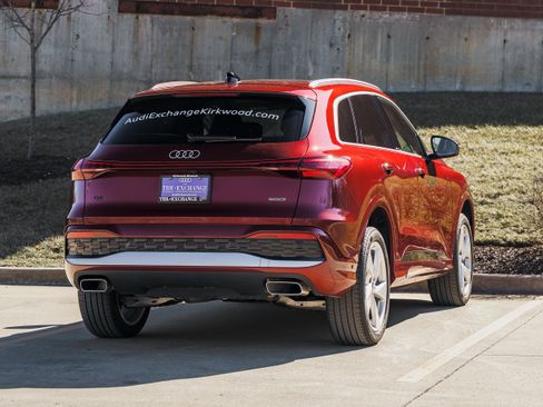 Certified 2025 Audi Q5 Premium w/ Premium Plus AWD/4WD image 4