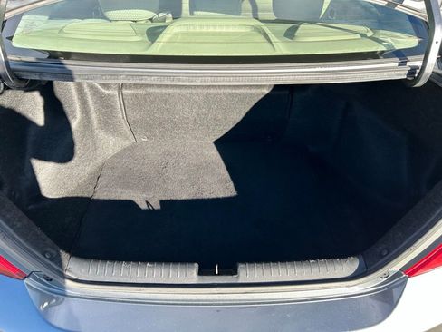 Used 2012 Honda Civic Hybrid Sedan image 20