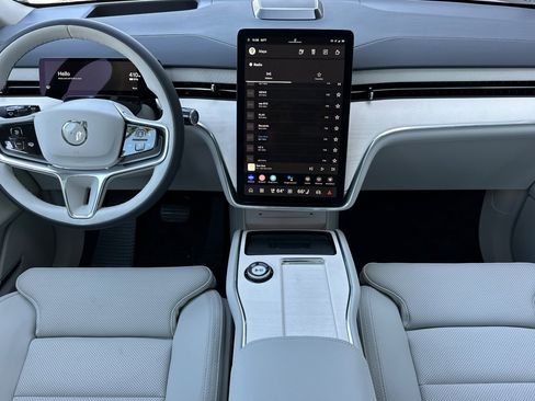 New 2025 Volvo EX90 Plus image 14