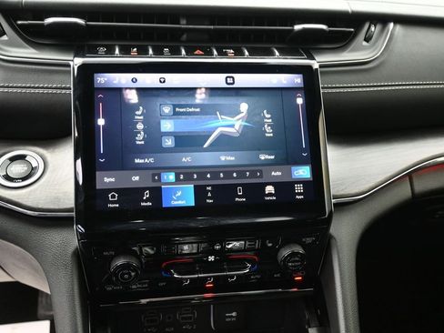 Used 2023 Jeep Grand Cherokee Overland image 19