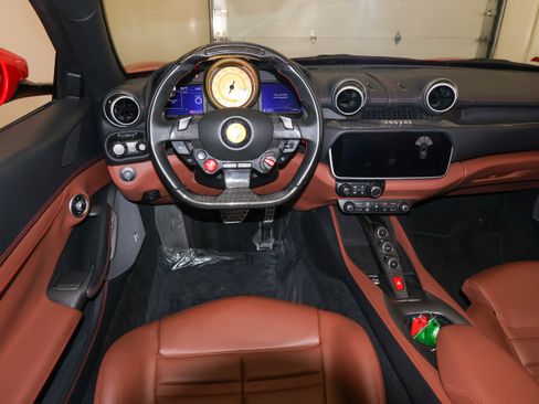 Used 2019 Ferrari Portofino RWD image 25