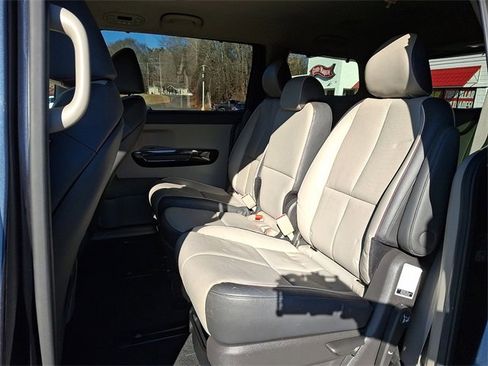 Used 2017 Kia Sedona EX image 10