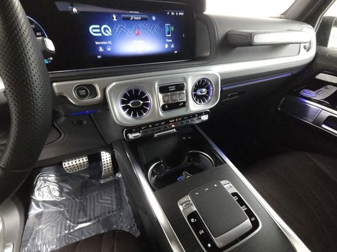 Certified 2025 Mercedes-Benz G 580 w/ EQ Technology image 15