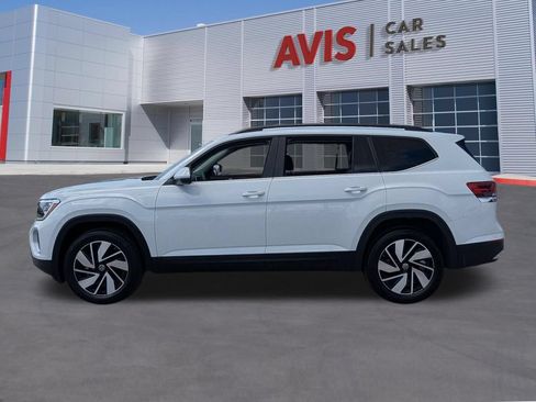 Used 2025 Volkswagen Atlas SE FWD image 10