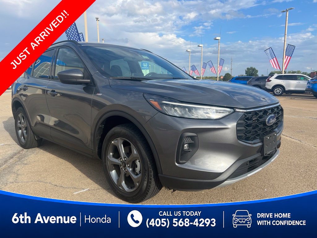 Used 2025 Ford Escape ST-Line Select AWD/4WD image 4