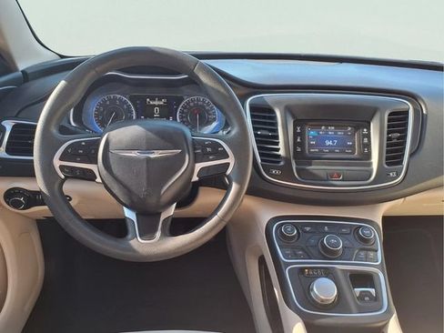 Used 2015 Chrysler 200 LX FWD image 4