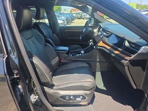 Used 2023 Jeep Grand Cherokee Summit w/ Advanced Protech Group IV AWD/4WD image 9