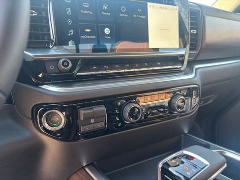 New 2026 Chevrolet Silverado 1500 High Country AWD/4WD image 18