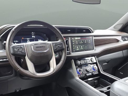 Used 2022 GMC Yukon XL Denali AWD/4WD image 27