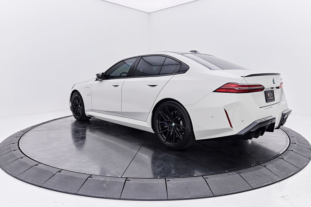 Used 2026 BMW M5 w/ Carbon Package AWD/4WD image 11