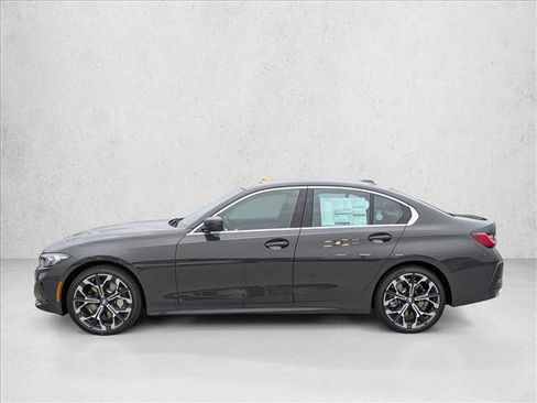 Used 2026 BMW 330i xDrive Sedan w/ Premium Package AWD/4WD image 5