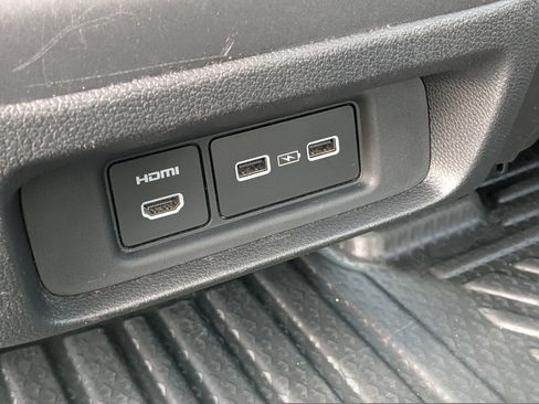 Used 2023 Honda Odyssey Elite image 16