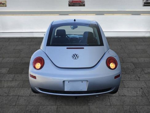 Used 2008 Volkswagen Beetle SE image 6
