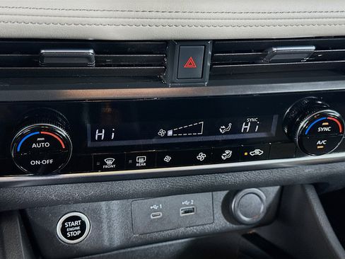 Used 2023 Nissan Rogue SV image 23