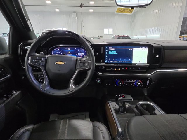 Used 2025 Chevrolet Silverado 1500 High Country w/ Technology Package AWD/4WD image 10