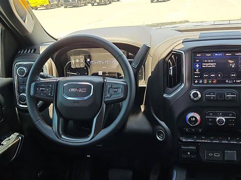 Used 2023 GMC Sierra 2500 AT4 w/ AT4 Premium Plus Package AWD/4WD image 12