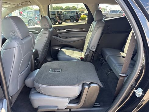 Used 2021 Buick Enclave Essence image 23