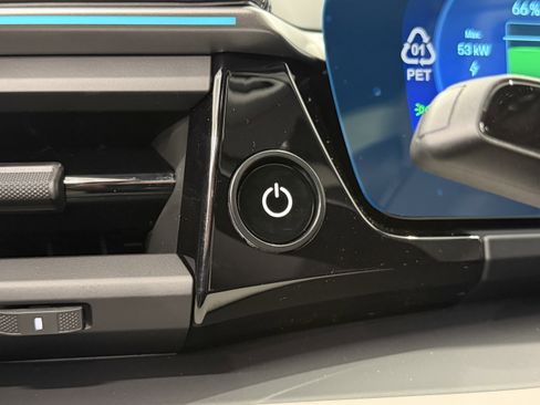 New 2026 Porsche Macan 4 Electric image 48