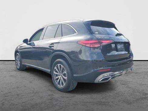 Used 2023 Mercedes-Benz GLC 300 4MATIC image 3