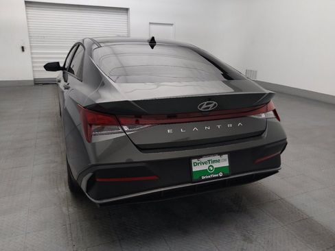 Used 2025 Hyundai Elantra SE FWD image 6