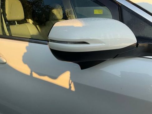 Used 2016 Honda CR-V Touring image 4