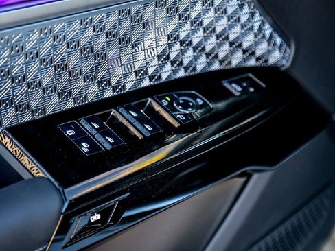 New 2025 BMW 760i xDrive w/ Executive Package image 26