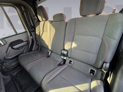 Used 2023 Jeep Gladiator Rubicon w/ Cold Weather Group image 16