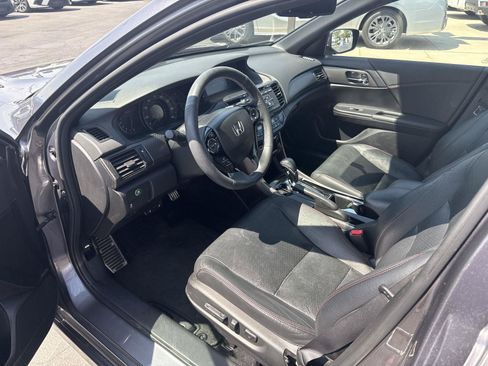 Used 2017 Honda Accord Sport Special Edition image 11