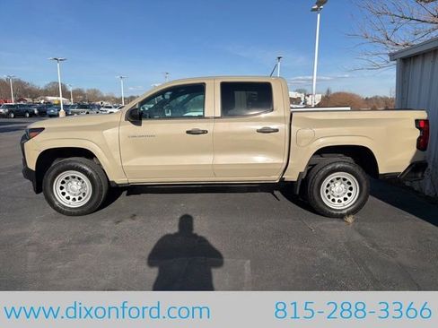 Used 2023 Chevrolet Colorado W/T image 2