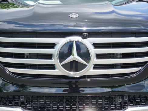 Used 2025 Mercedes-Benz GLB 250 image 9