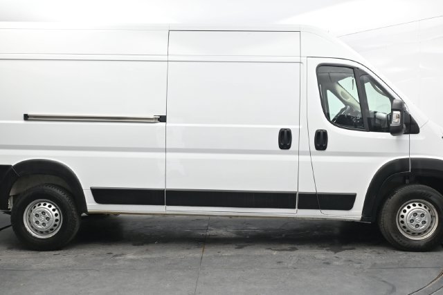 Used 2026 RAM ProMaster 2500 w/ Convenience Group FWD image 9
