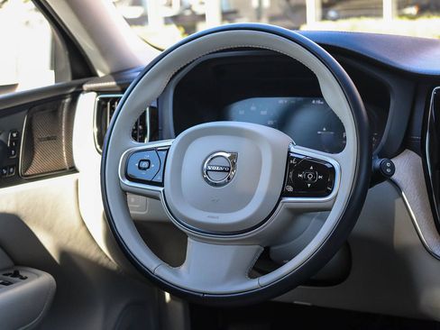 Used 2021 Volvo XC60 T8 Inscription w/ Advanced Package AWD/4WD image 16