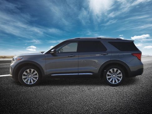Used 2022 Ford Explorer Limited w/ Equipment Group 301A RWD image 17