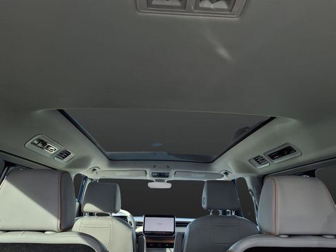 New 2025 Volkswagen ID. Buzz 1st Edition image 26