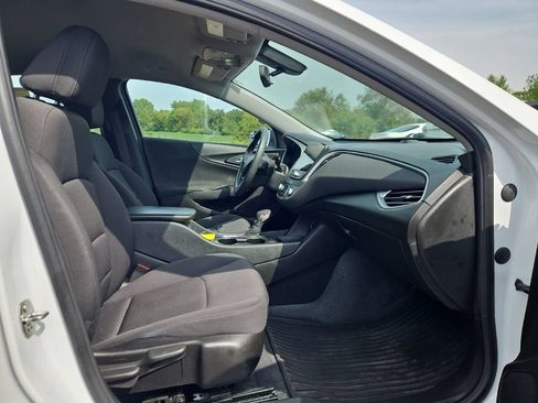 Used 2022 Chevrolet Malibu LS FWD image 4