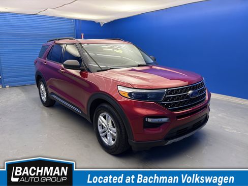 Used 2020 Ford Explorer XLT w/ Equipment Group 202A AWD/4WD image 1