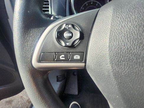 Used 2024 Mitsubishi Outlander SE image 10