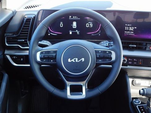 Used 2025 Kia Sportage EX image 17