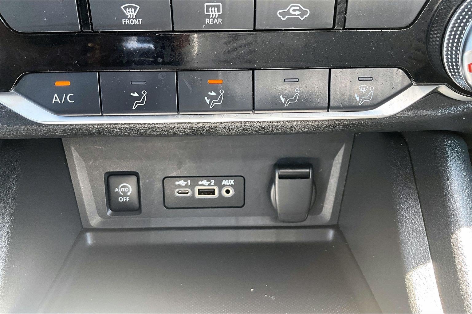 Used 2025 Nissan Sentra SV FWD image 17