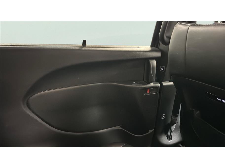 Used 2025 Chrysler Pacifica Select FWD image 25