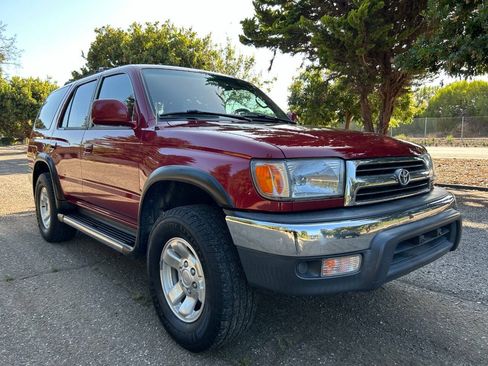 Used 2000 Toyota 4Runner SR5 w/ Upgrade Value Pkg 2 AWD/4WD image 8