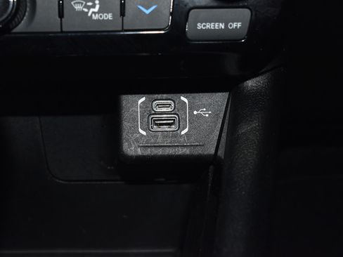 Used 2025 Jeep Compass Limited AWD/4WD image 24