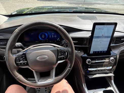 Used 2021 Ford Explorer Platinum AWD/4WD image 10