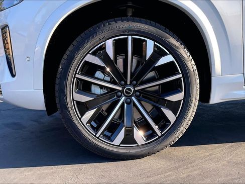 New 2026 Volvo XC90 B6 Ultra w/ Protection Package image 14