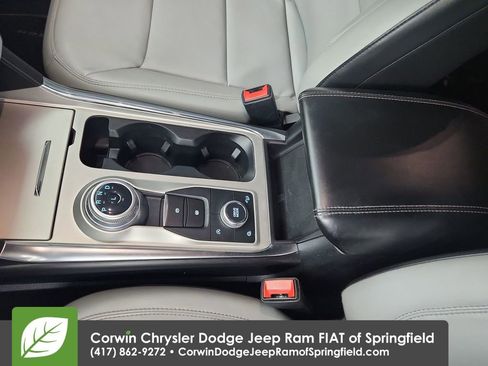 Used 2021 Ford Explorer XLT w/ Equipment Group 202A AWD/4WD image 30