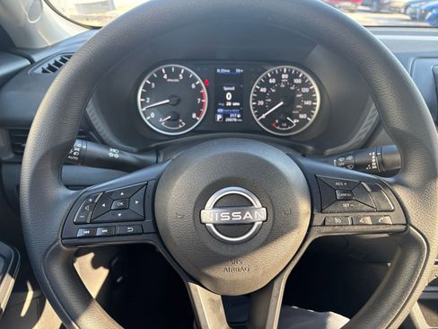 Used 2025 Nissan Sentra S image 32