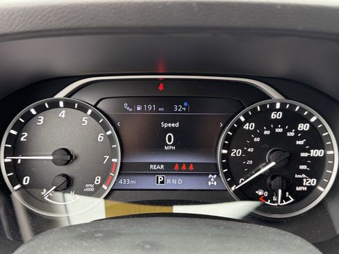 Certified 2025 Nissan Frontier SV w/ SV Convenience Package image 21