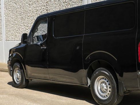 Used 2021 Nissan NV 2500 S image 18