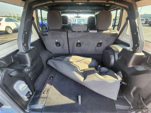 Used 2023 Jeep Wrangler Unlimited w/ Sun & Screen Package AWD/4WD image 16